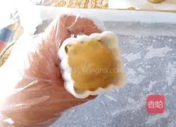 Illustration of how to make Cantonese-style mooncakes 12 