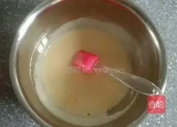 Illustration of how to make lotus paste and egg yolk mooncakes 3