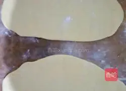 Illustration of hand kneading toast 11