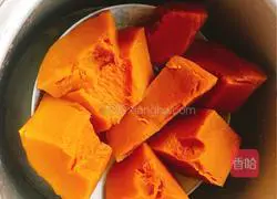 Love mooncakes Illustration of how to do it 1