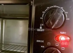 Pumpkin Raisin Bread Recipe Illustration 11