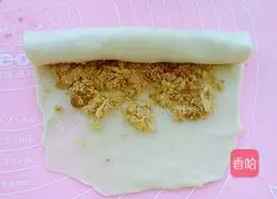 Illustration of how to make chives, bacon, cheese and meat floss bread 10