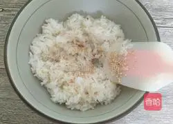 Illustration of how to make meat floss and seaweed rolls 7