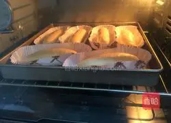 Illustration of how to make chive cheese bread 15