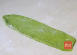 Illustration of how to make spinach sausage buns 9