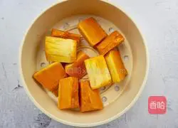 Illustration of how to make pumpkin and coconut breadsticks 1