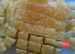 Illustration of making homemade bread crumbs 2