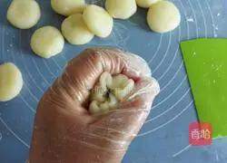 Illustration of how to make fruity snowskin mooncakes 16