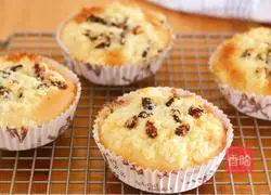 Illustration of how to make Raisin and Coconut Soaked Bread 14