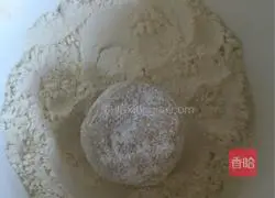 Illustration of how to make jujube mooncakes 9