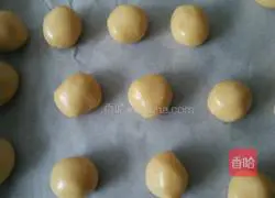 Mooncake Illustration of how to do it 5