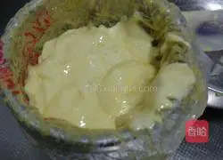 Illustration of making finger biscuits 6