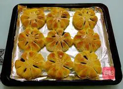 Illustration of making bean paste fancy bread 22