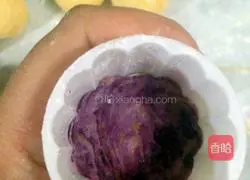 Illustration of how to make pumpkin mooncakes 8