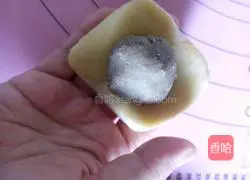 Illustration of how to make puff pastry mooncakes 16