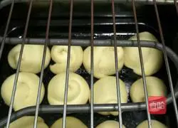 Rose Bun Recipe Illustration 14