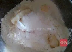 Illustration of how to make fresh meat mooncakes 3