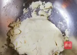 Illustration of how to make fresh meat mooncakes 2