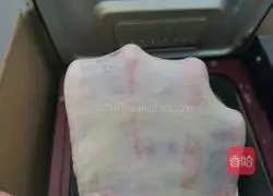 Illustration of how to make hand-shredded toast with rose sauce 4