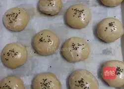 Illustration of how to make fresh meat mooncakes 14