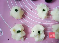 Illustration of how to make colorful snow skin mooncakes 8