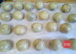 Illustration of how to make homemade mooncakes 6