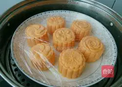 Illustration of how to make steamed moon cakes 16