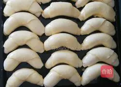 Illustration of how to make croissants 8