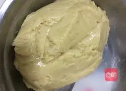 Illustration of how to make lotus paste and egg yolk mooncakes 5