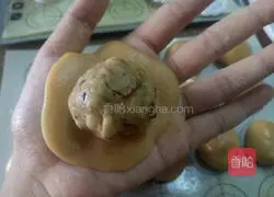 Illustration of how to make ham mooncakes 3