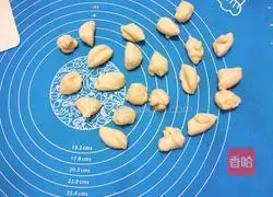 Illustration of how to make money buns 10