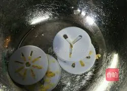 Illustration of how to make pattern cookies 5