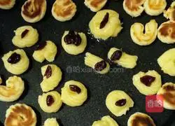 Illustration of how to make electric pan biscuits 6