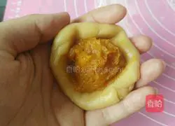 Illustration of how to make pumpkin filling mooncakes 5