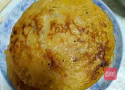 Illustration of how to make five-nut mooncakes and cornmeal pancakes 4