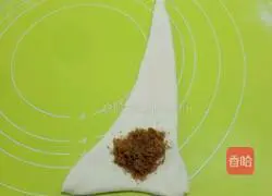 Illustration of how to make meat floss bread 10