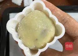 Illustration of how to make Cantonese bean paste mooncakes 7