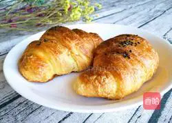 Crispy Croissant (Croissant) Recipe Illustration 1