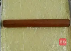 Illustration of how to make meat floss rolls 4