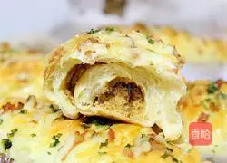 Illustration of how to make chives, bacon, cheese and meat floss bread 21