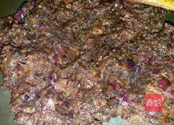 Illustration of how to make rose stuffed mooncakes 3