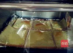 Illustration of how to make cheese toast slices 3