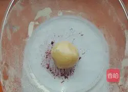 Illustration of how to make black rice stuffed mooncakes 13