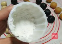 Cantonese egg yolk mooncake recipe 13