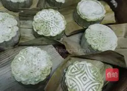 Illustration of how to make mugwort mooncakes 6