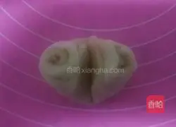 Illustration of how to make crispy bean paste and egg yolk mooncakes 7