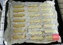 Illustration of how to make finger biscuits 12