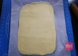 Illustration of how to make crispy croissants 6