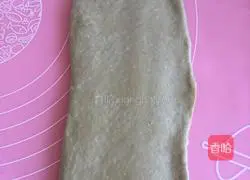 Illustration of how to make matcha honey bean toast 9