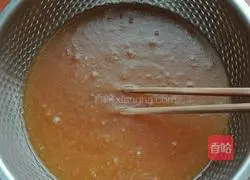 Illustration of how to make black rice stuffed mooncakes 4